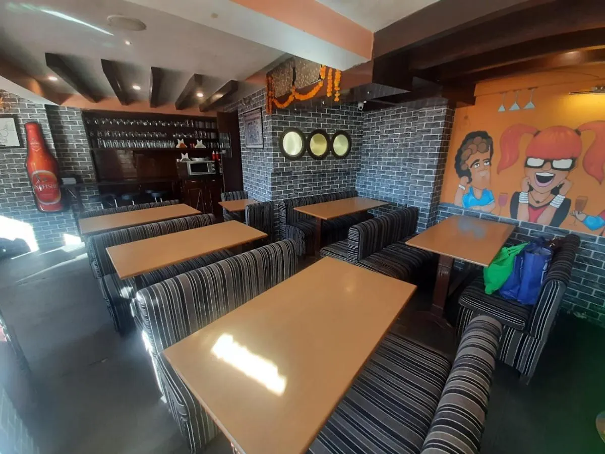 Hotel Samrat Ss Shimla 0*,